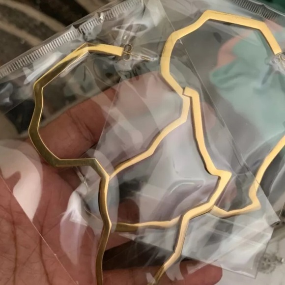 11cm Africa Shaped hoop earrings - Picture 8 of 8